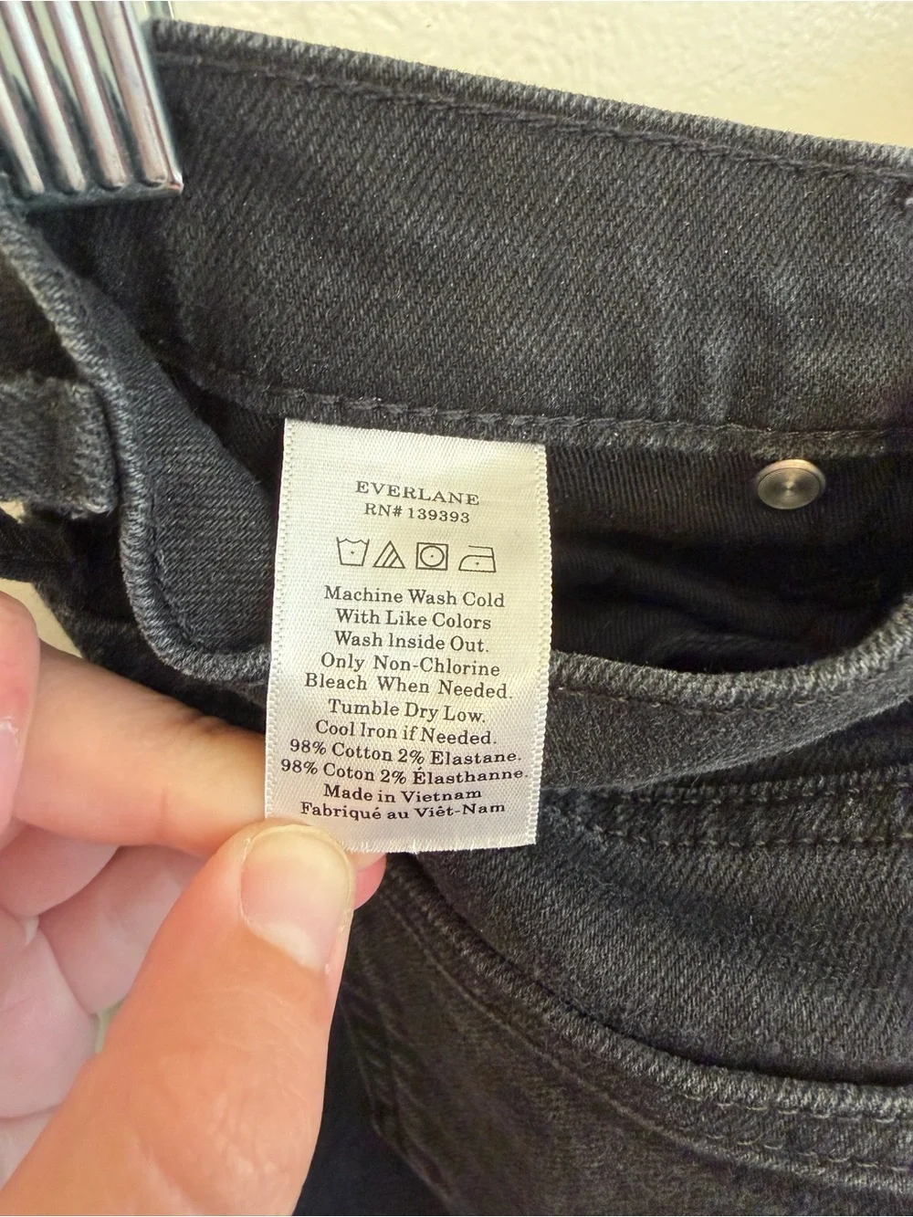 Everlane Black Raw-Hem Denim Jeans 98% Cotton Women’s Size 26